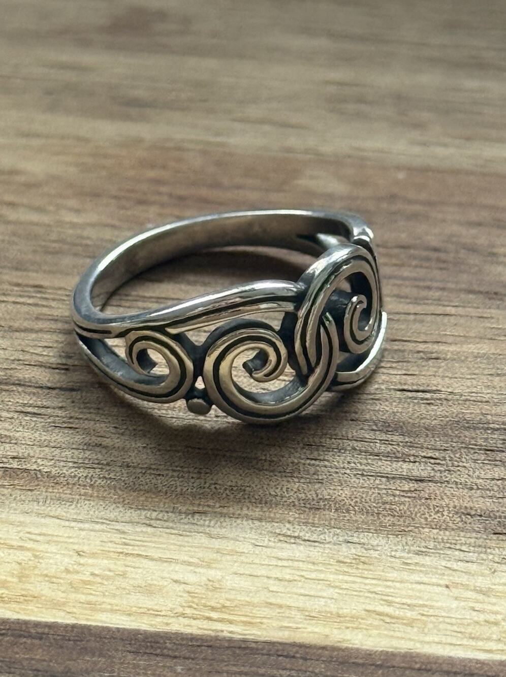 James Avery Retired Sterling Silver Swirl Gentle Waves Ring Size 6.5